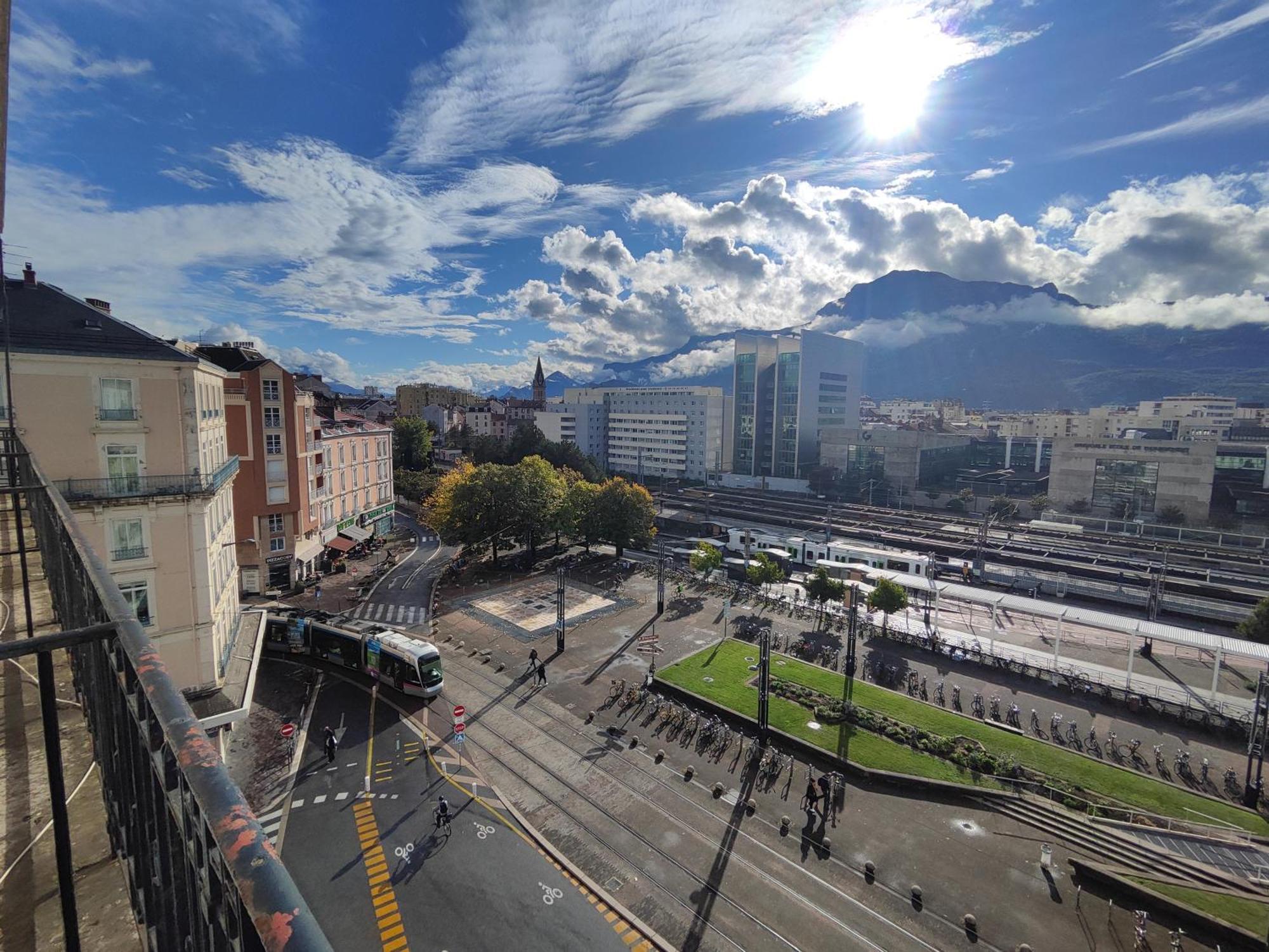 Campanile Grenoble Centre Gare Hotel Kültér fotó
